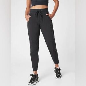 ATHLETA Trekkie North Jogger Black 2 Travel Hiking Outdoor Gym XS